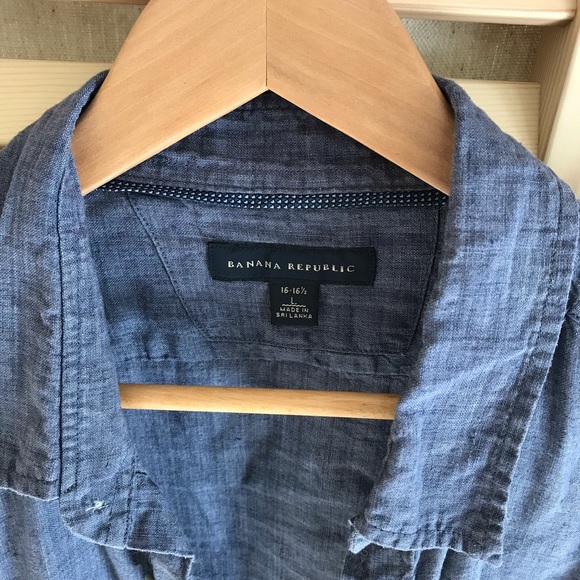 Banana Republic Chambray Button-Up - Picture 3 of 3